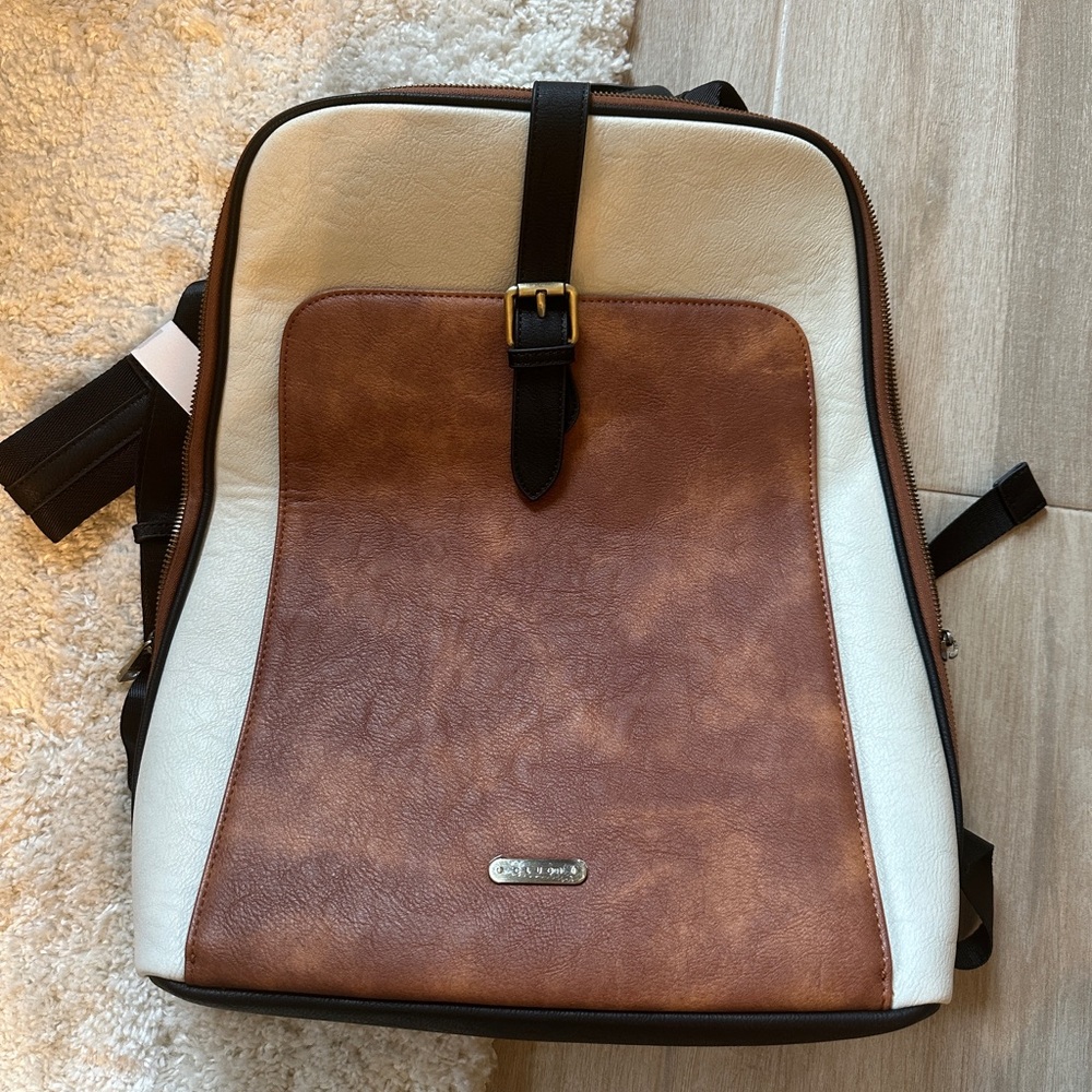 Brand new never worn Cluci leather backpack